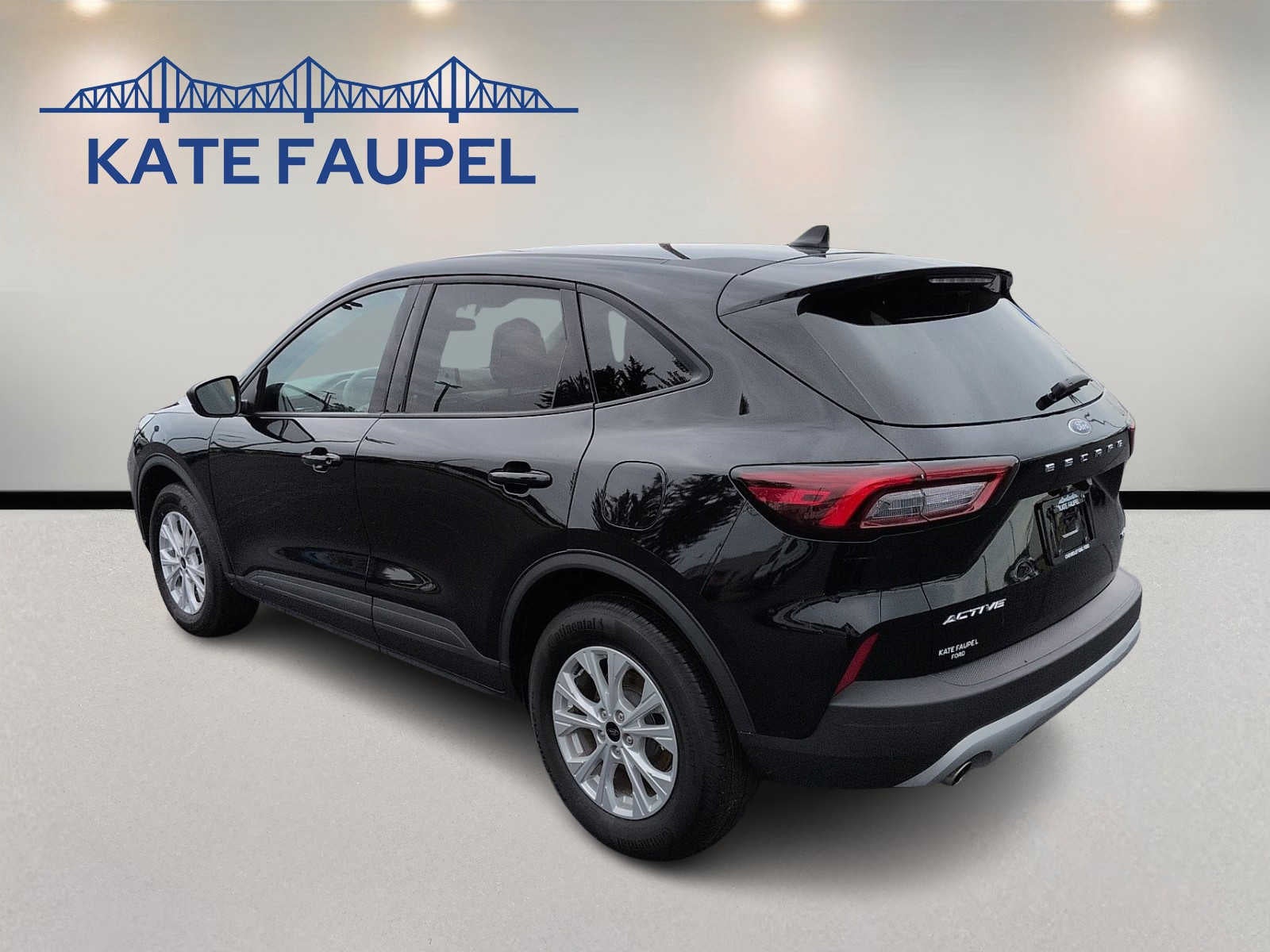 2025 Ford Escape — detail view