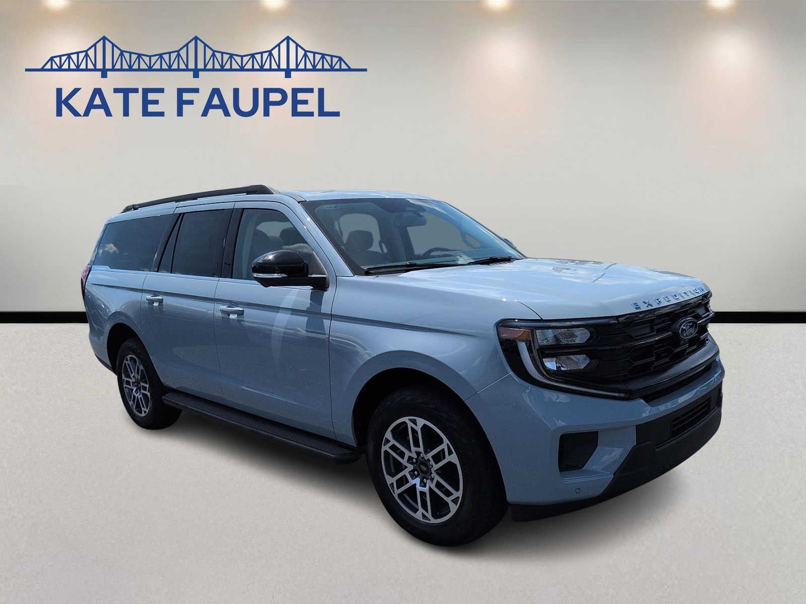 2026 Ford Expedition Max Active in Glacier Gray Metallic Tri-Coat — front three-quarter view