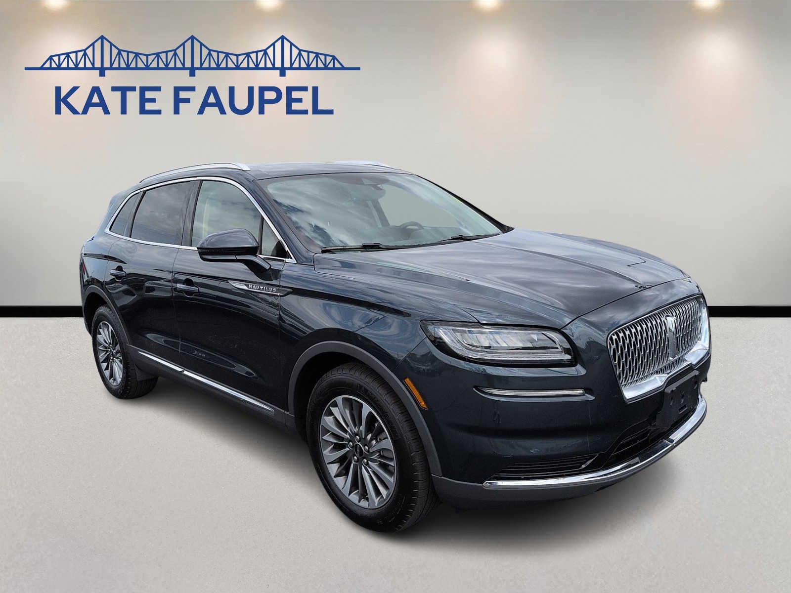 2023 Lincoln Nautilus Standard in Flight Blue Metallic Clearcoat — front three-quarter view